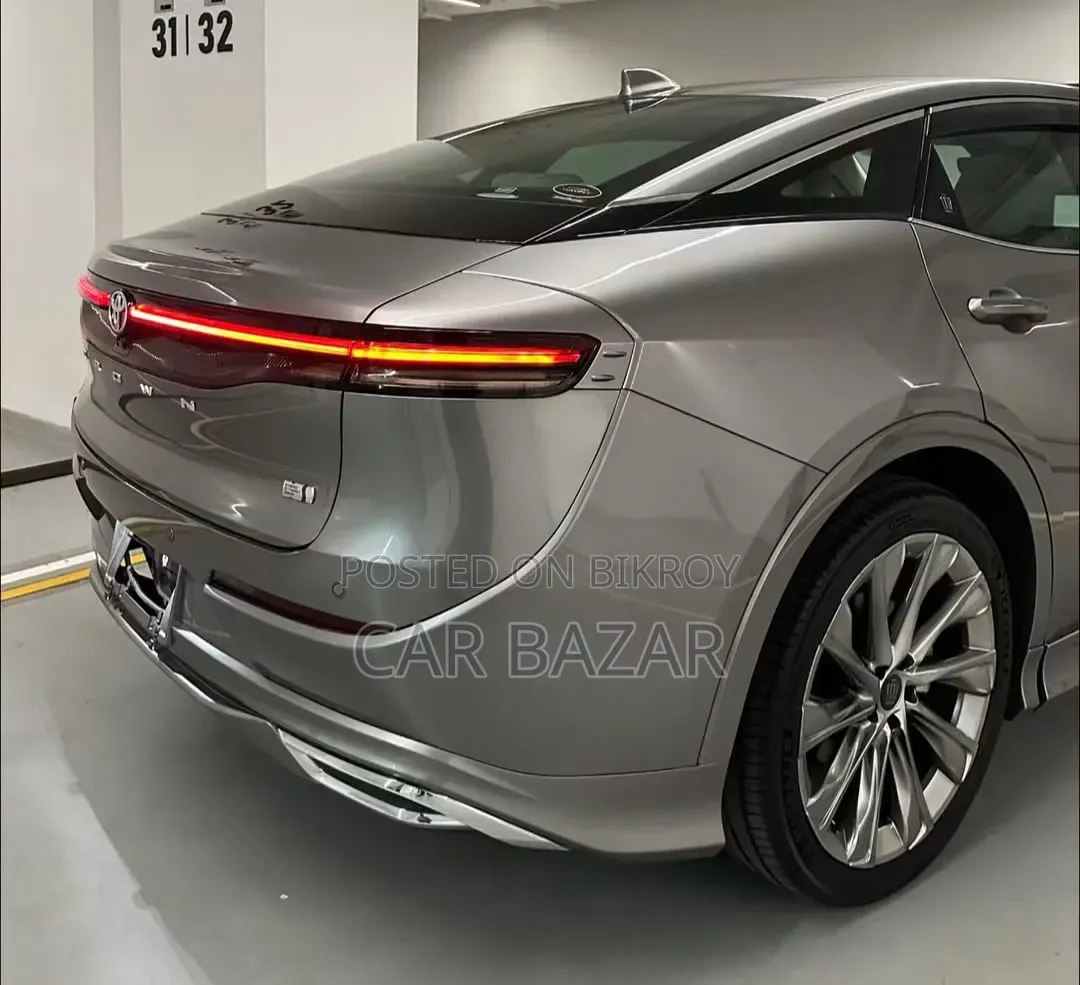Toyota Crown 2022 Gray