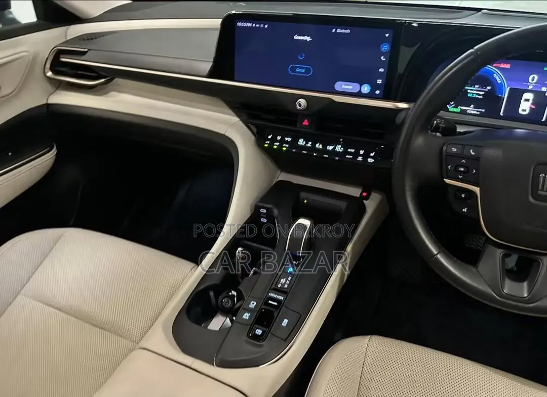 Toyota Crown 2022 Gray