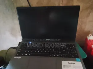 Laptop 8GB Intel Core i9 SSD 256GB