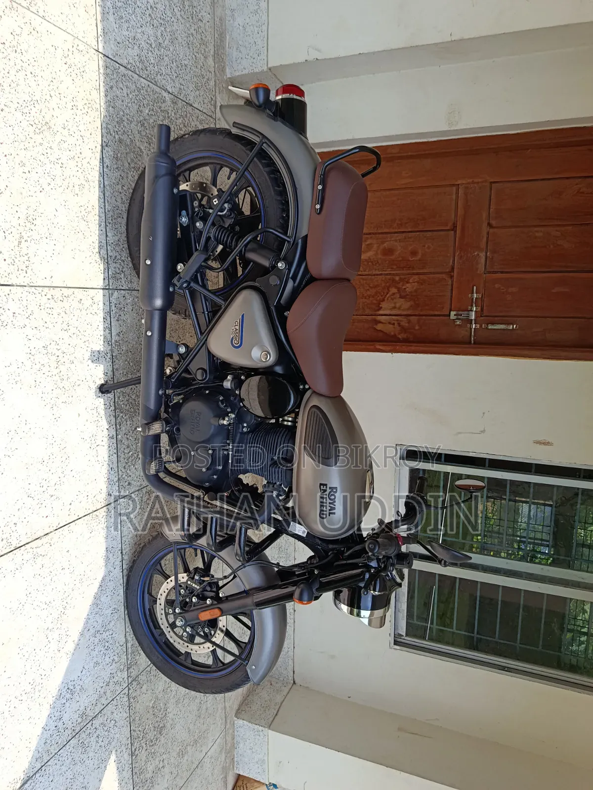 Royal Enfield Classic 350 2025 Silver