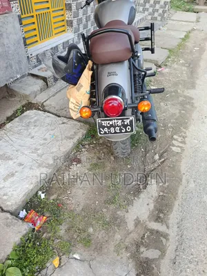 Royal Enfield Classic 350 2025 Silver
