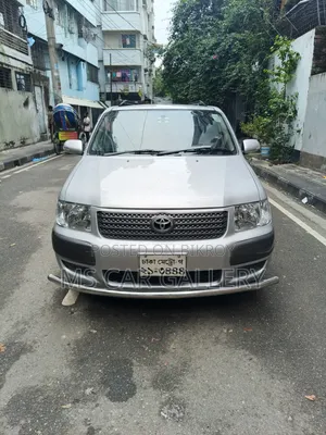 টয়োটা সাকসিড ২০০৩ রূপালী