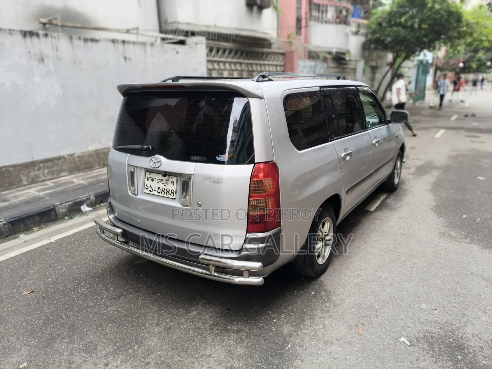 টয়োটা সাকসিড ২০০৩ রূপালী