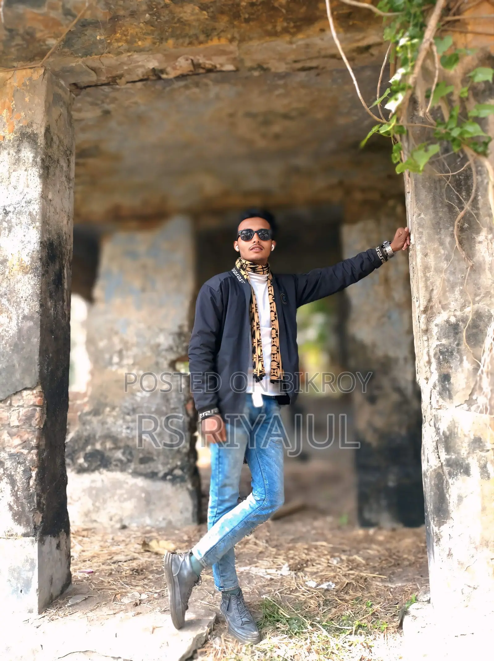শো- রুম সহকারী পদে নিয়োগ বিঙ্গপ্তি।