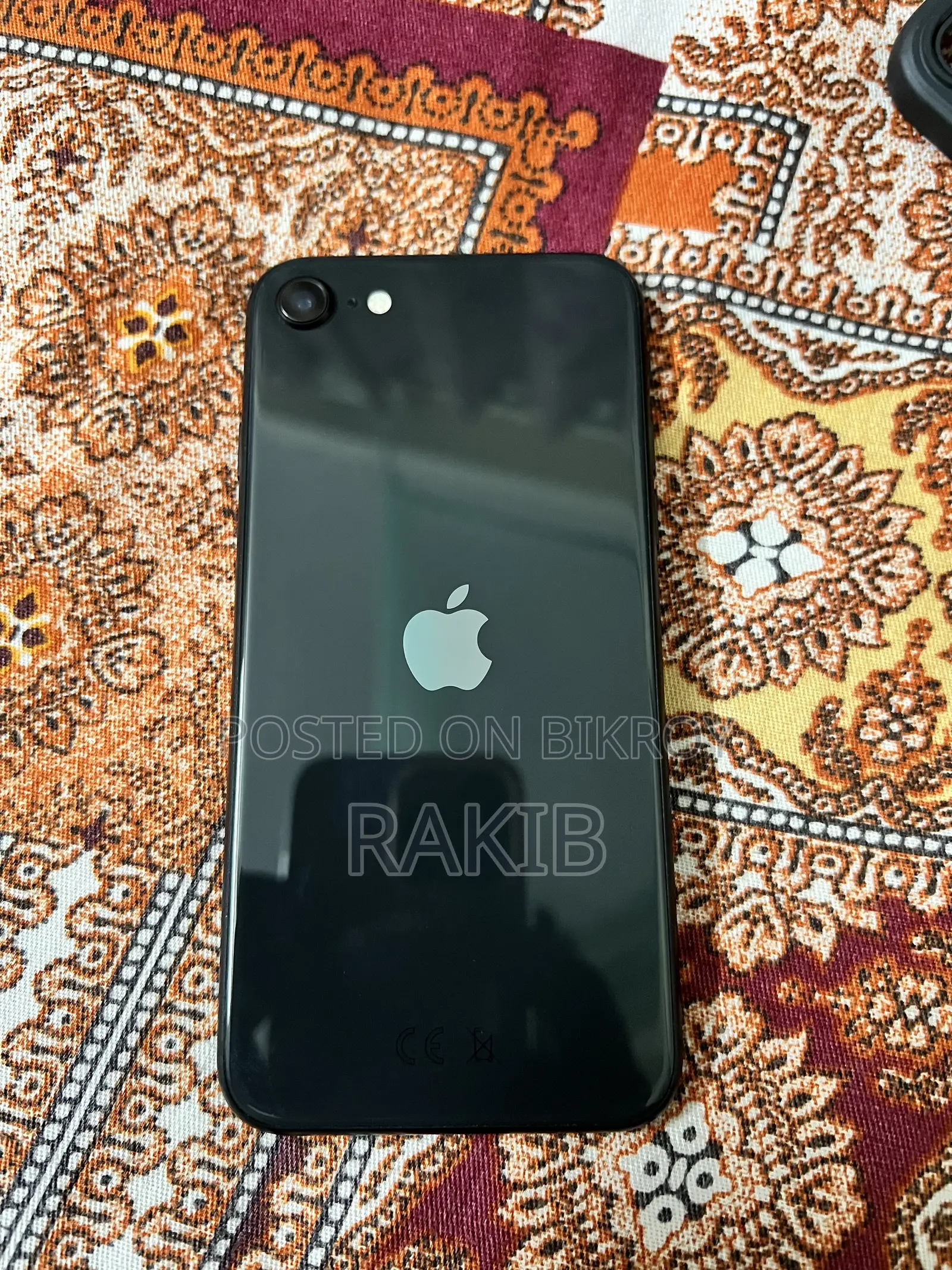 Apple iPhone SE 128 GB Black