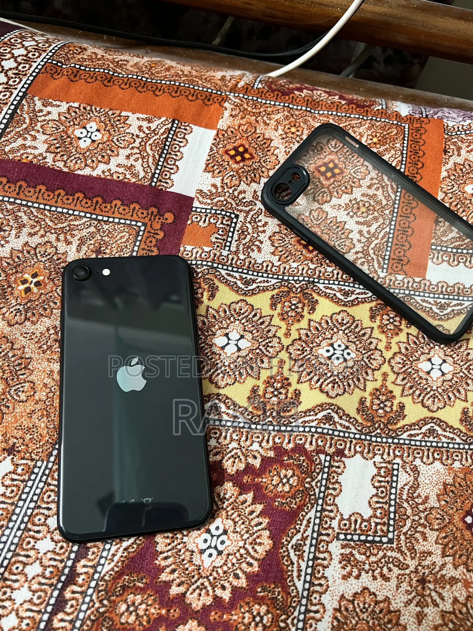 Apple iPhone SE 128 GB Black