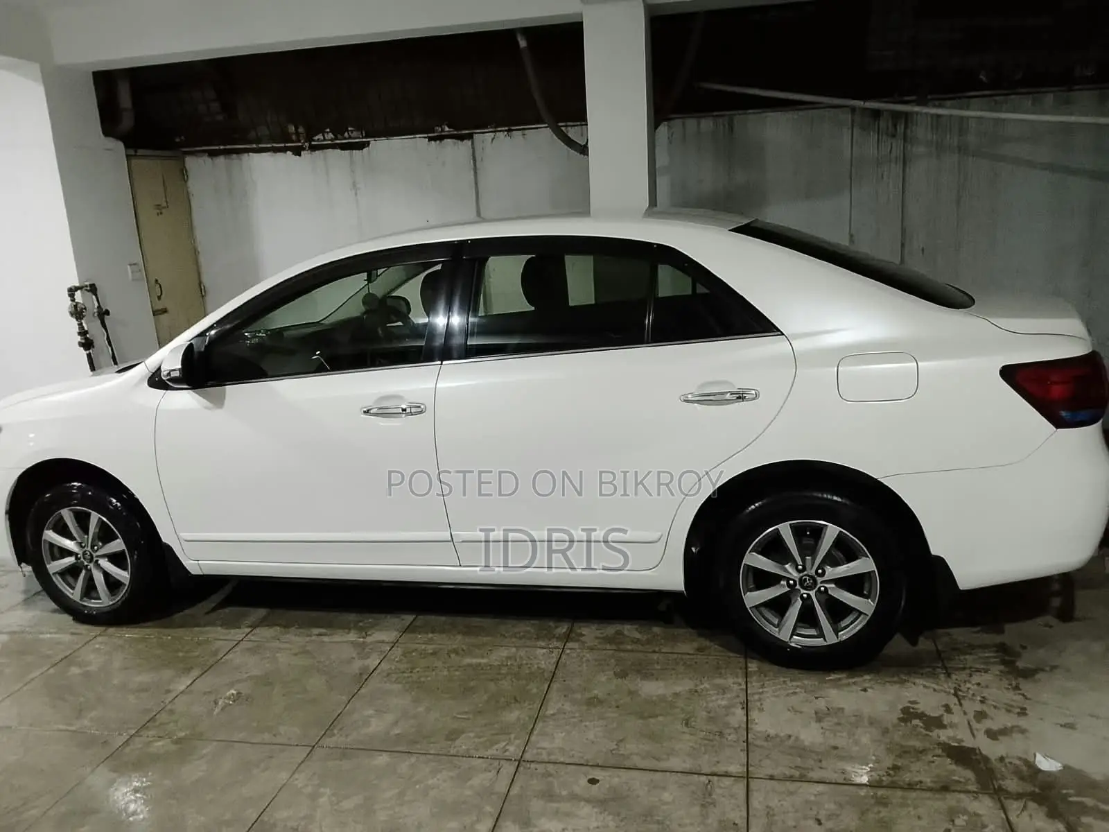 Toyota Premio 1.5 FWD 2016 Pearl