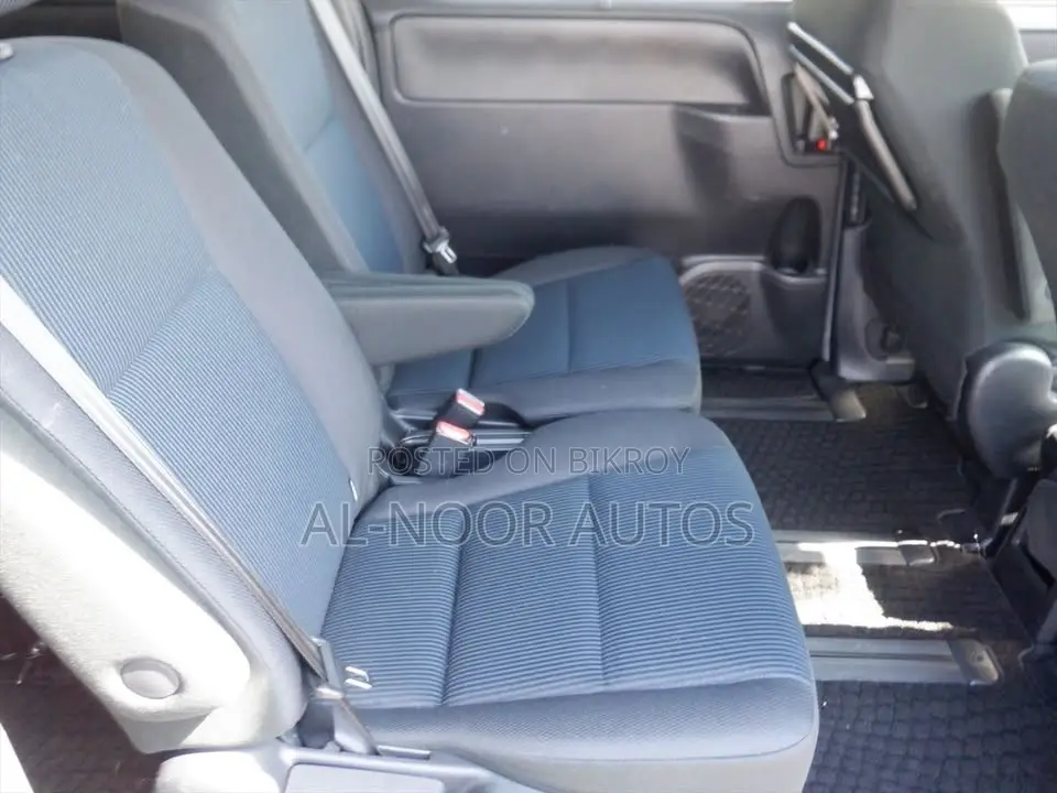 Toyota Noah 1.8 Front-Wheel Drive Hybrid (7 Seater) 2021 Black