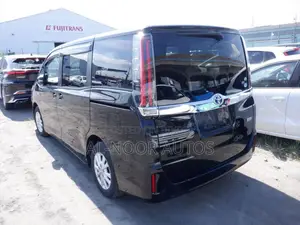 Toyota Noah 1.8 Front-Wheel Drive Hybrid (7 Seater) 2021 Black