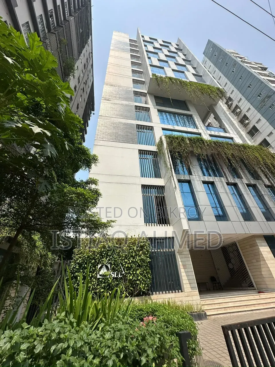 New Eskaton, Full Commercial Building