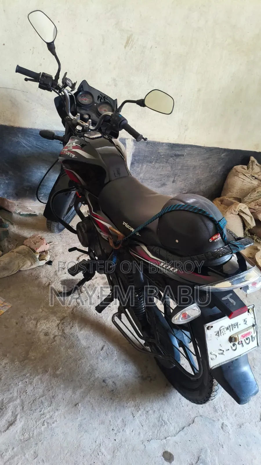 বাজাজ ডিসকভার ১০০ ২০১৫ ব্ল্যাক