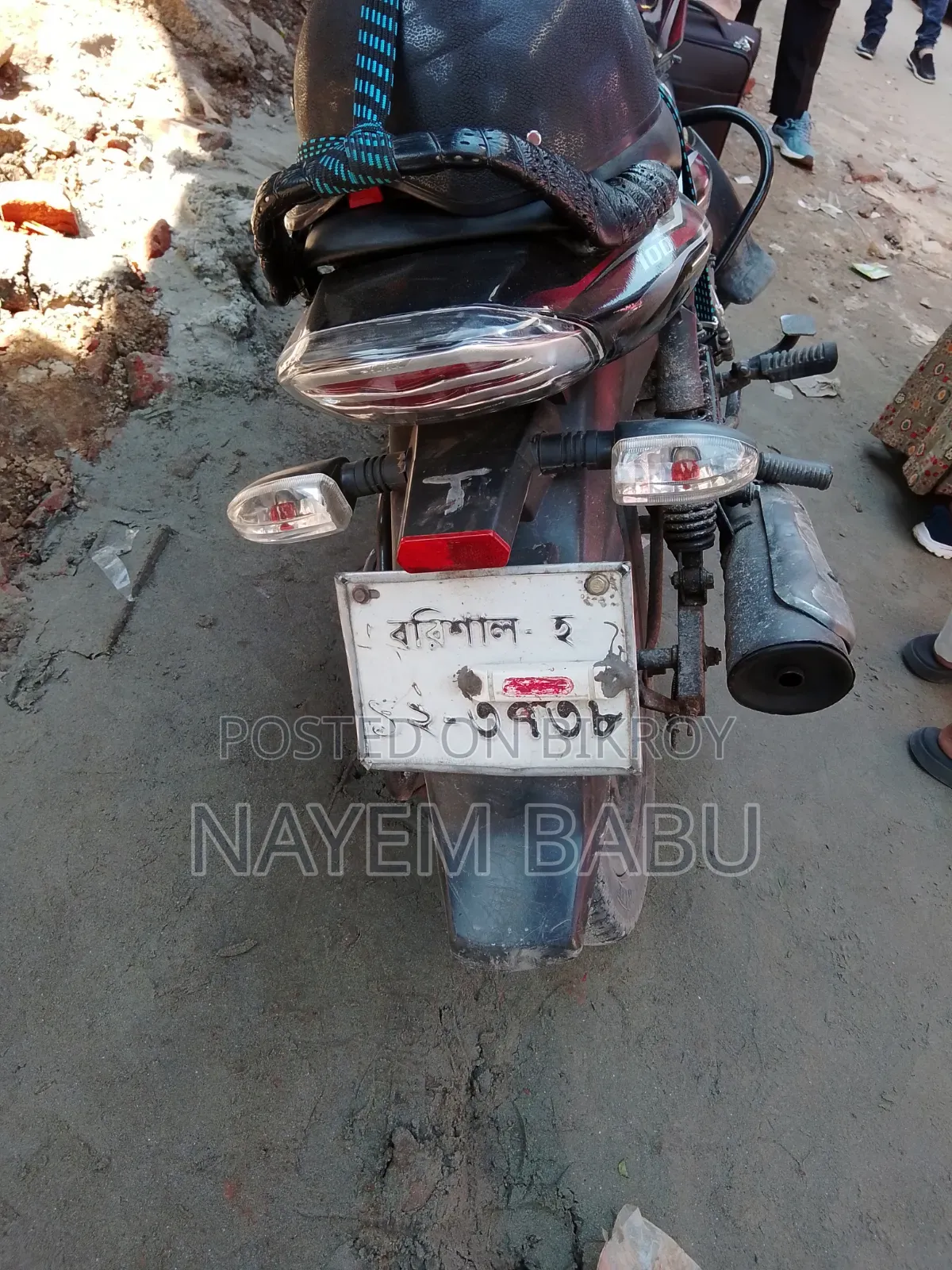 বাজাজ ডিসকভার ১০০ ২০১৫ ব্ল্যাক