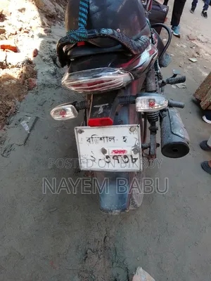 বাজাজ ডিসকভার ১০০ ২০১৫ ব্ল্যাক