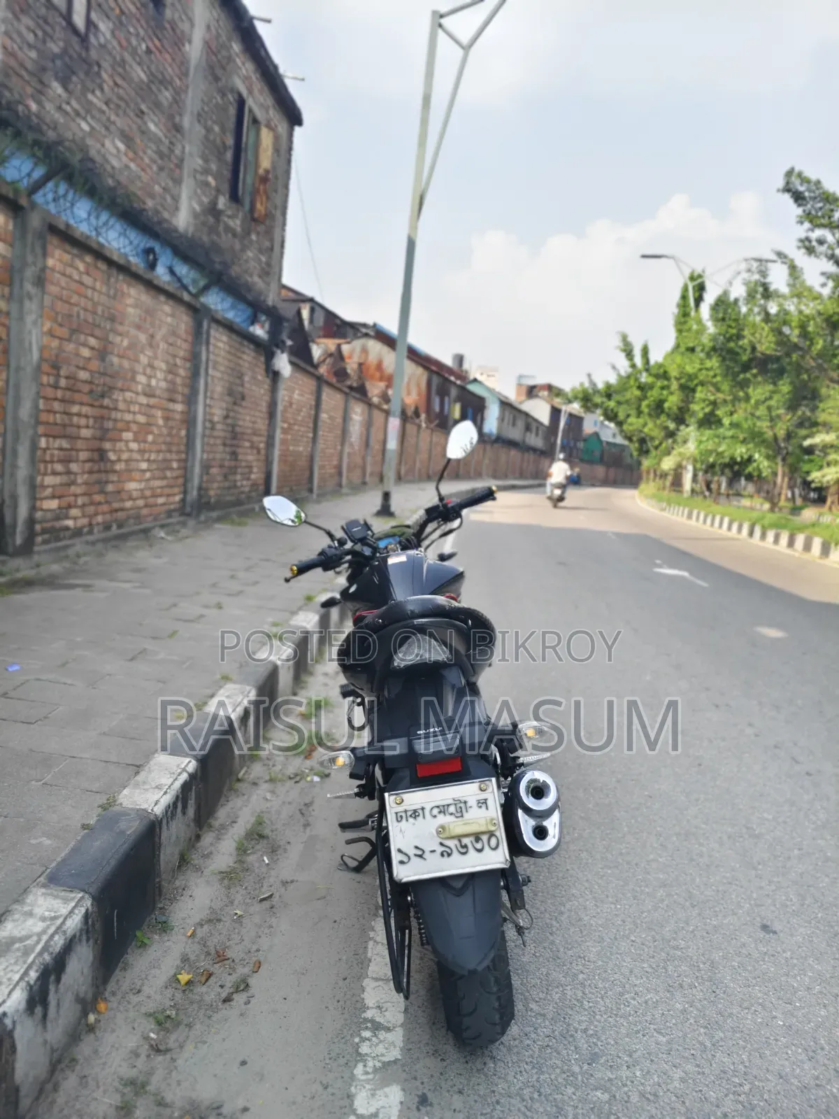 সুজুকি গিক্সার ২০২২ কালো