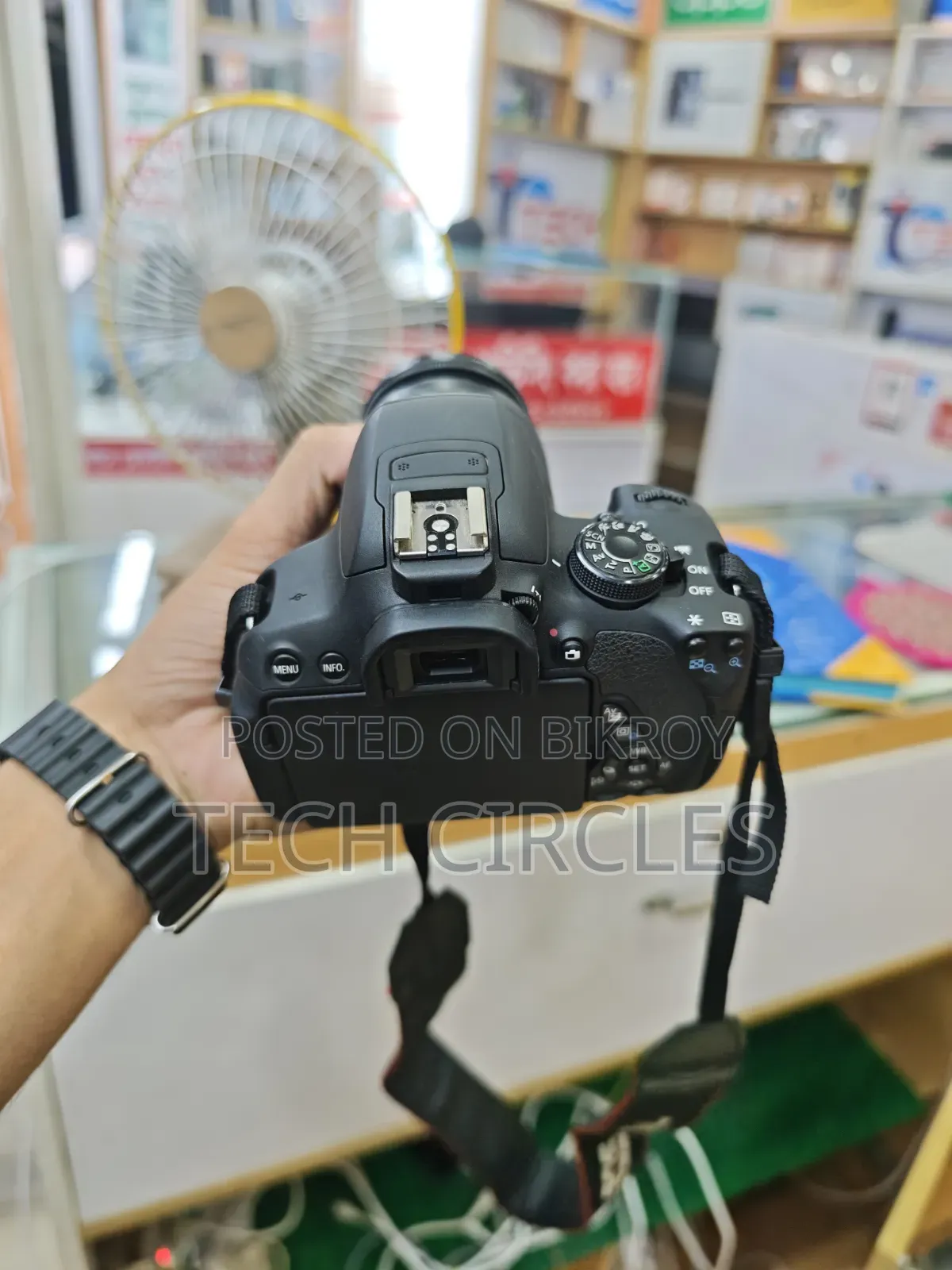 Canon EOS 700D