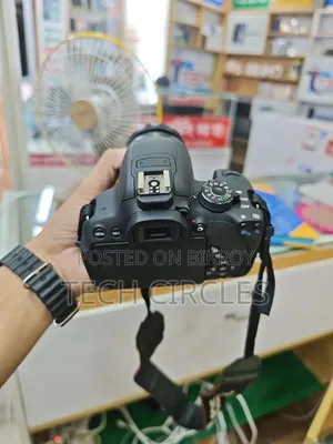 Canon EOS 700D