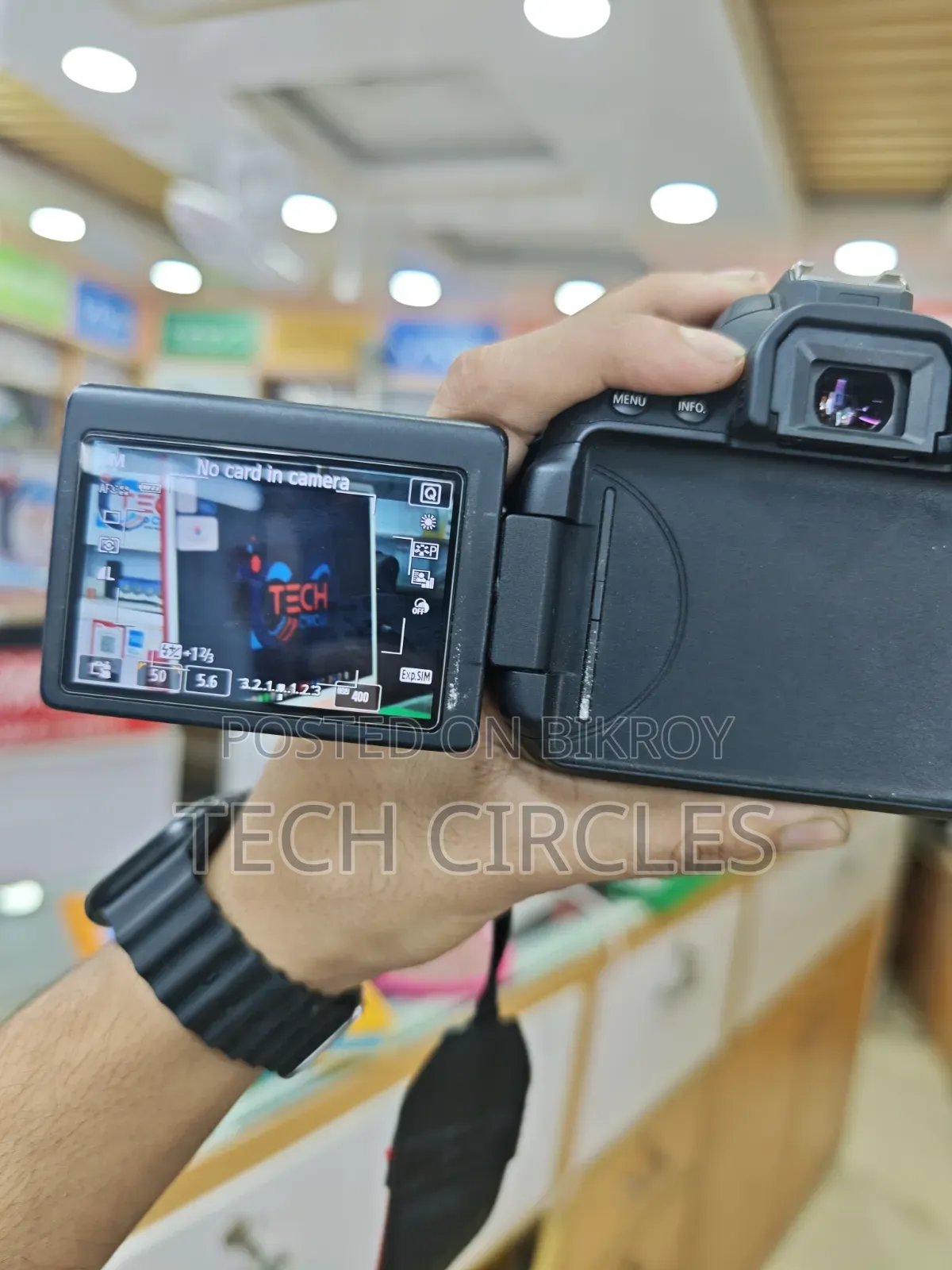 Canon EOS 700D