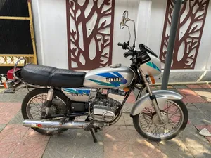 Yamaha 2002 Silver