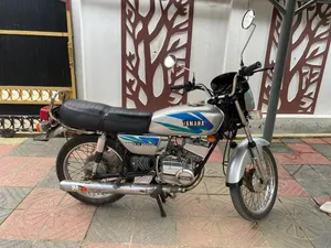 Yamaha 2002 Silver
