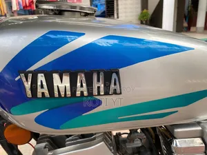 Yamaha 2002 Silver