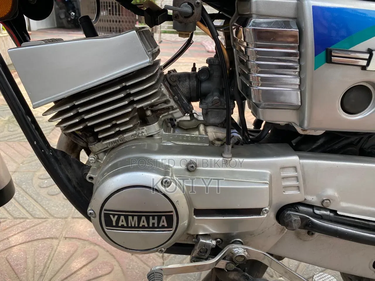Yamaha 2002 Silver
