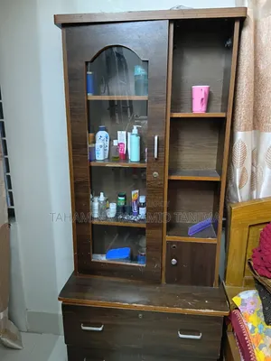 ড্রেসিং টেবিল