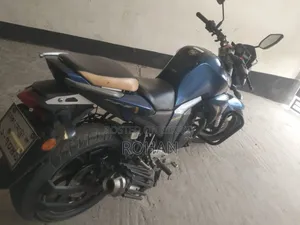ইয়ামাহা এফজেডএস ভি২ ২০২৩ নীল
