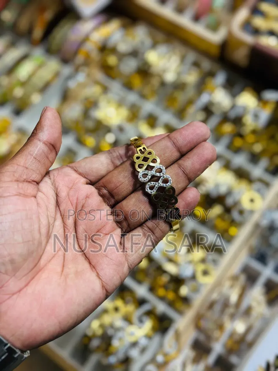 Premium Gold Plated Heart Stone Bracelet - Tanu's Mart