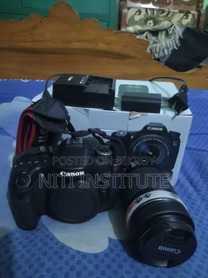 ক্যানন ডিএসএলআর ইওএস ৭০ডি ইএফ-এস ৫৫-২৫০মিমি আইএস এসটিএম টেলিফটো জুম লেন্সসহ