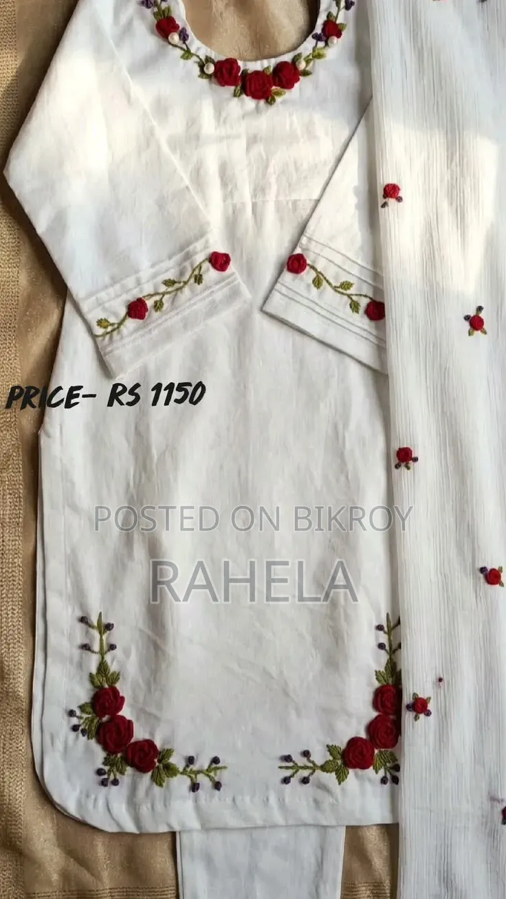 শম্রিলতায় মোড়ানো অভিজাত হ্যান্ডমেড থ্রি-পিস ও কুর্তি কালেকশন