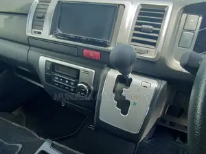 টয়োটা করোল্লা ২০২১ সিলভার