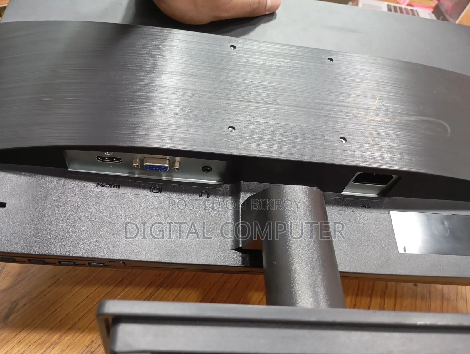 Dell 19" FHD Glossy Computer Monitor