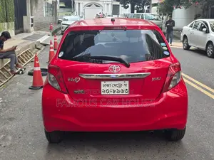 Toyota Vitz 1.3 Front Wheel Drive 5dr 2011 Red