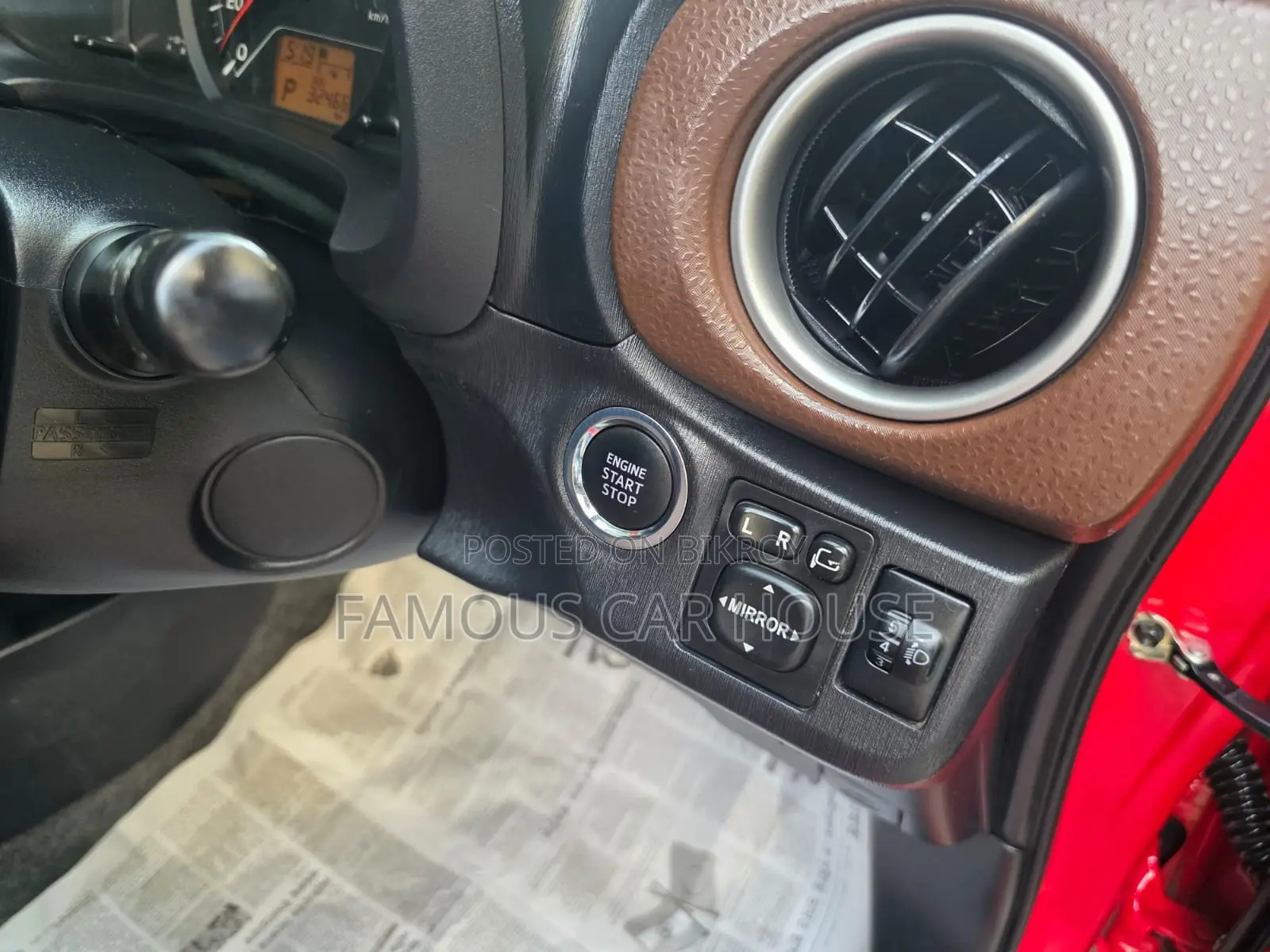 Toyota Vitz 1.3 Front Wheel Drive 5dr 2011 Red