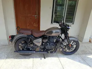 Royal Enfield Classic 350 2025 Silver