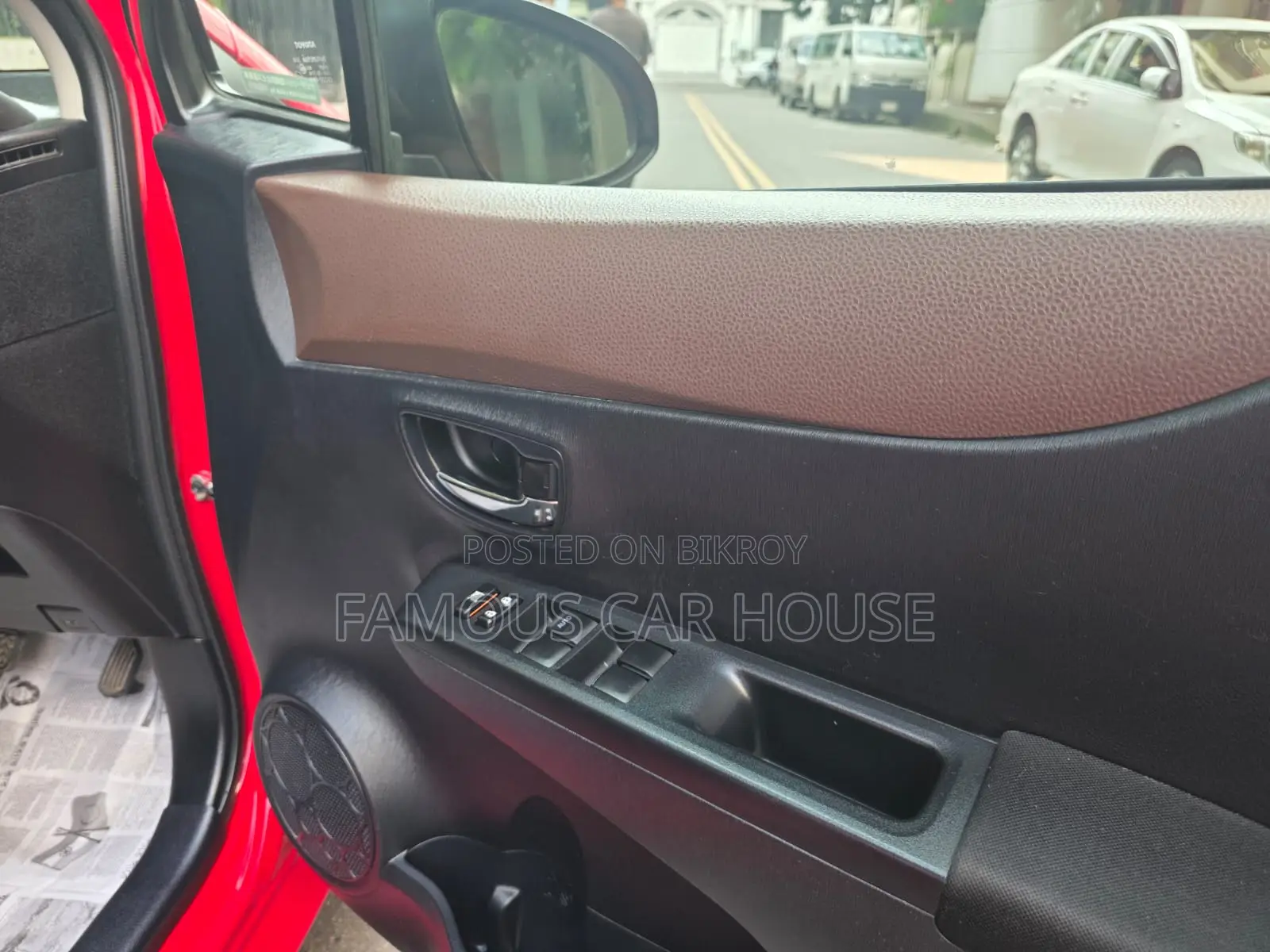 Toyota Vitz 1.3 Front Wheel Drive 5dr 2011 Red