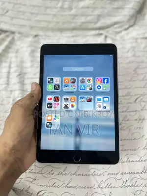 Apple iPad mini 4 128 GB Silver