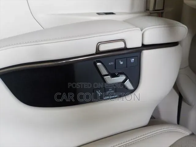 টয়োটা আলফার্ড ২০২৪ ব্রাউন