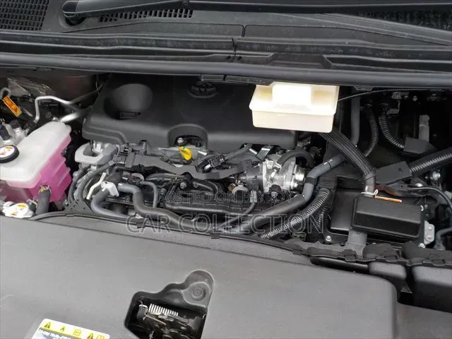 টয়োটা আলফার্ড ২০২৪ ব্রাউন