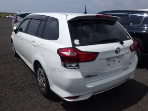 Toyota Corolla Fielder 1.5 Hybrid Front Wheel Drive 2021 White
