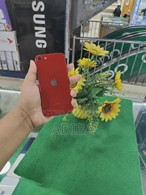 Apple iPhone SE (2020) 128 GB Red
