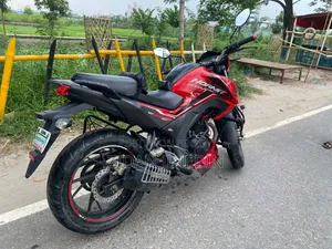 Honda Hornet 2023 Red