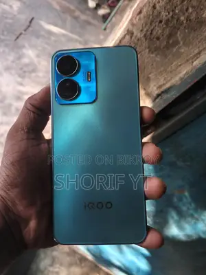 iQOO 128 GB Blue