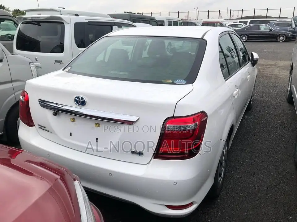 Toyota Axio 2021 White