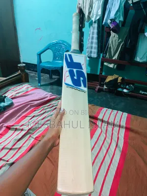 লেদার ক্রিকেট ব্যাট