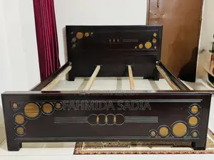 বিক্রির জন্য ভারী ও মজবুত মালয়েশিয়ান কাঠের খাট