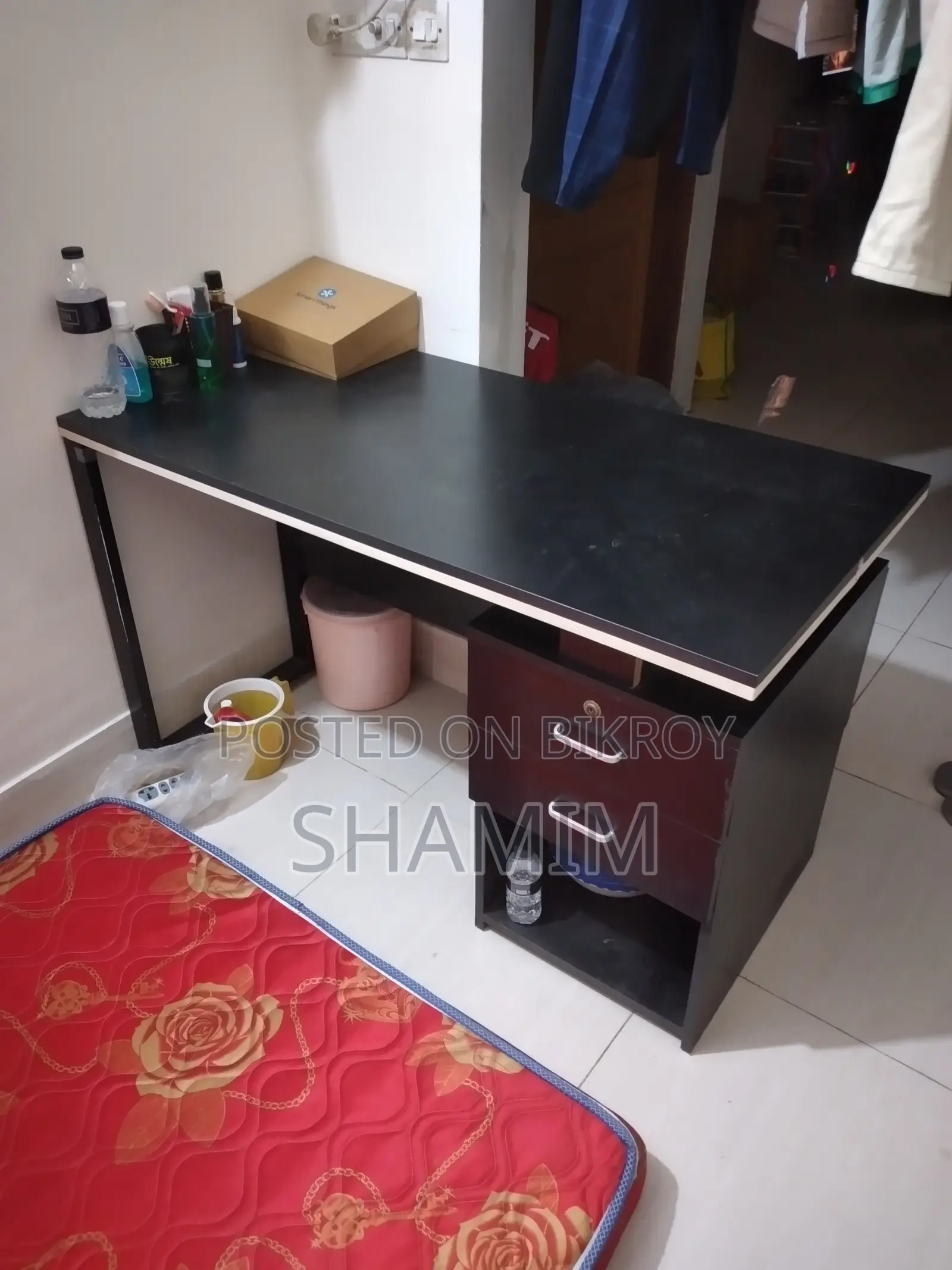 Reading and Computer Table With Drawer