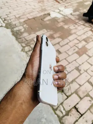 অ্যাপল আইফোন ১১ ১২৮ জিবি সাদা