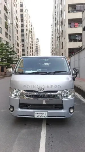 Toyota HiAce 2019 Silver