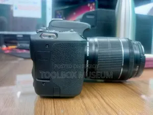 200D Cannon Camera Fresh Body With Kitt Lens